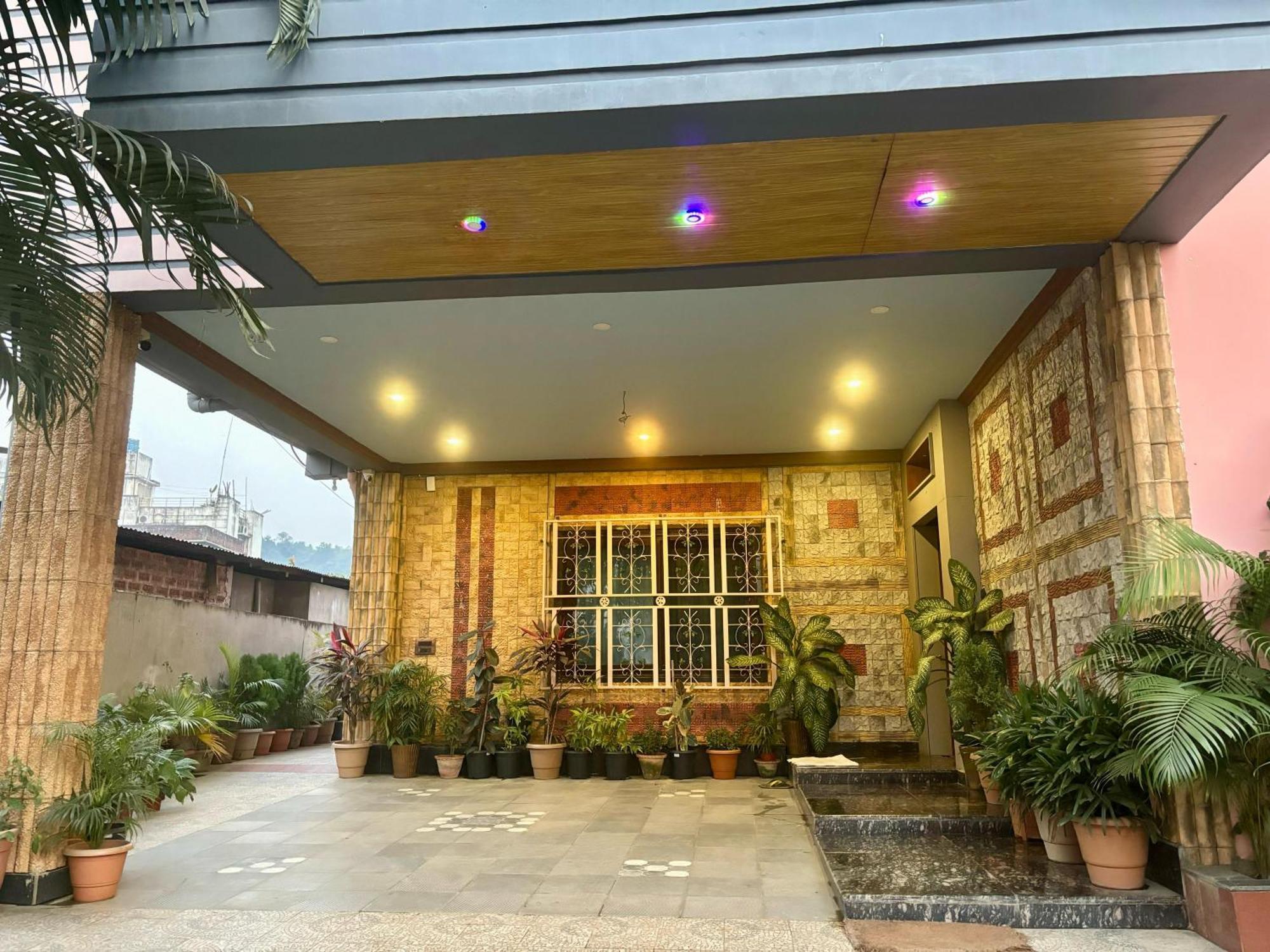 Krishna Shree Guest House Гувахати Экстерьер фото